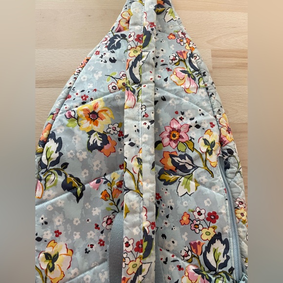 Vera Bradley Large Sling in Floating Gardens - Excellent Gently Used Condition! - Picture 9 of 11